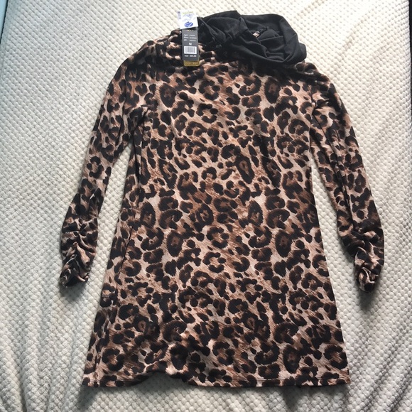 Robert Louis leopard print Hacci with removable tassel scarf Size Med.Brand New - Picture 2 of 10